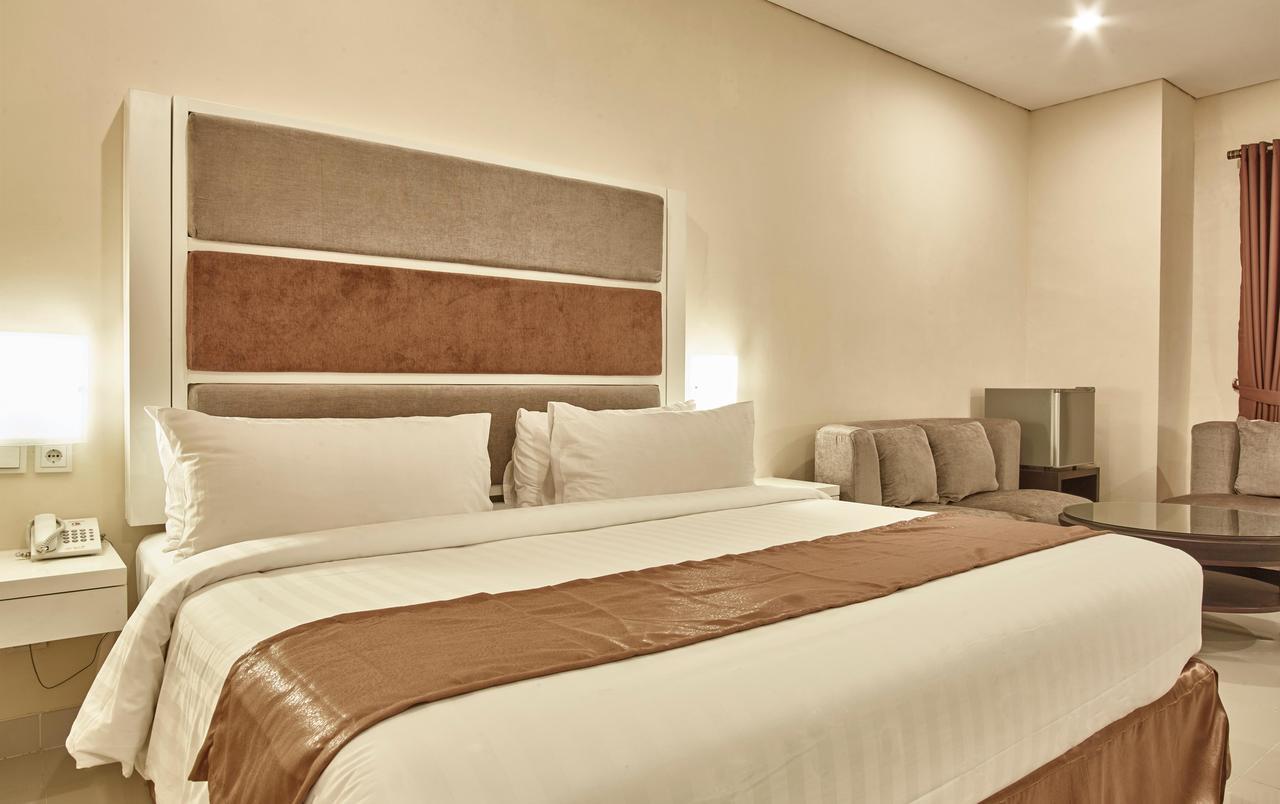 President Executive Club Hotel Cikarang Ngoại thất bức ảnh