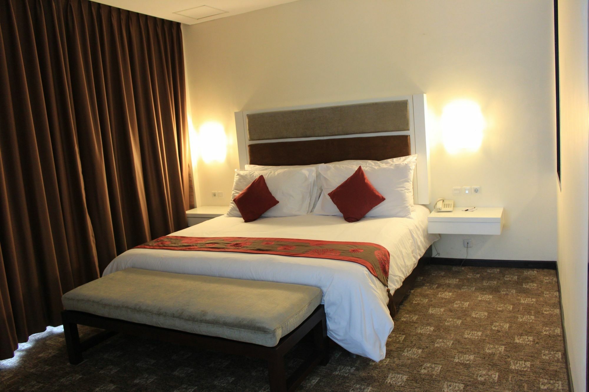 President Executive Club Hotel Cikarang Ngoại thất bức ảnh