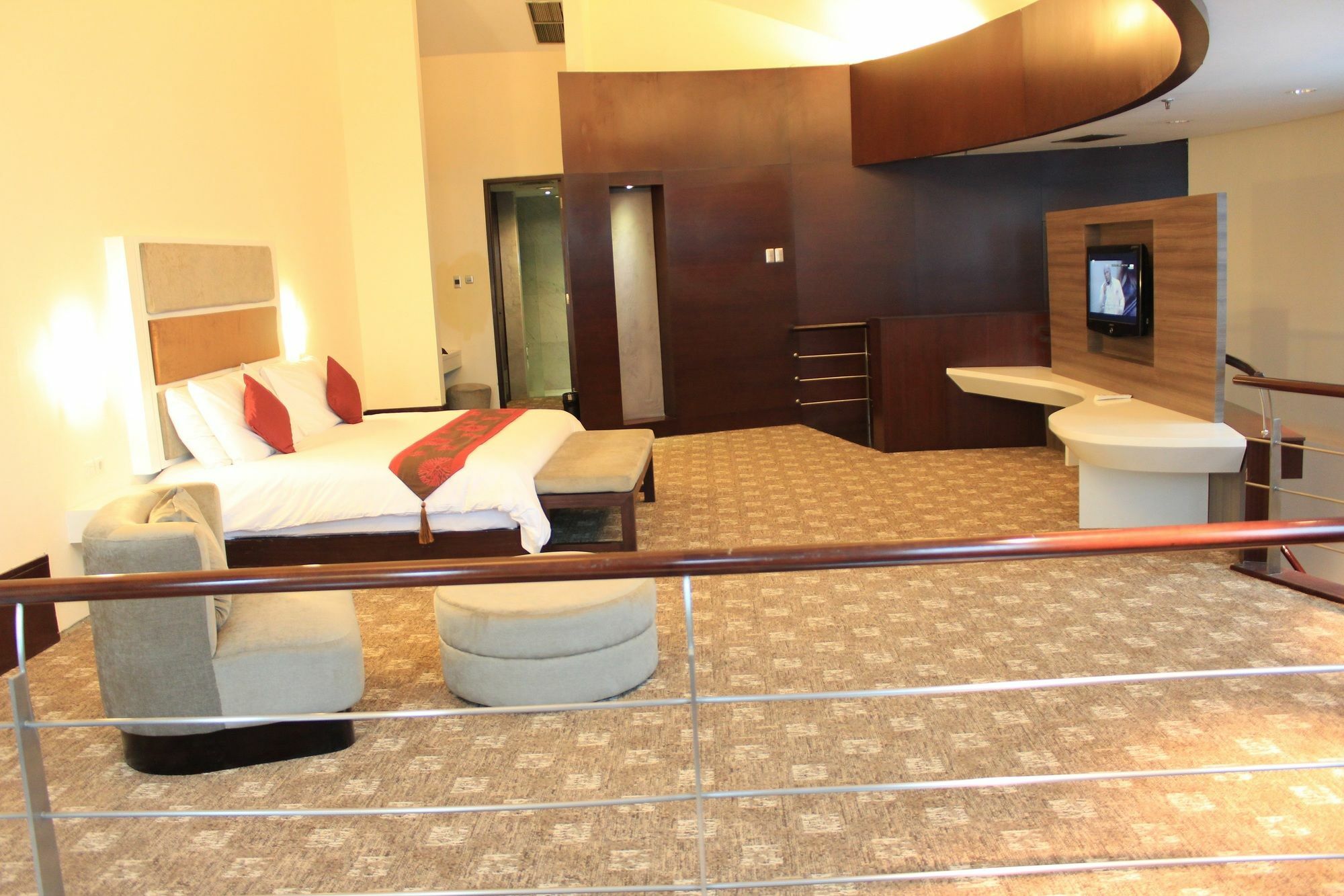 President Executive Club Hotel Cikarang Ngoại thất bức ảnh